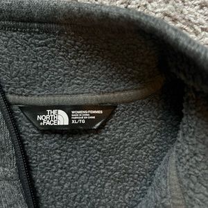 Gray north face quarter zip